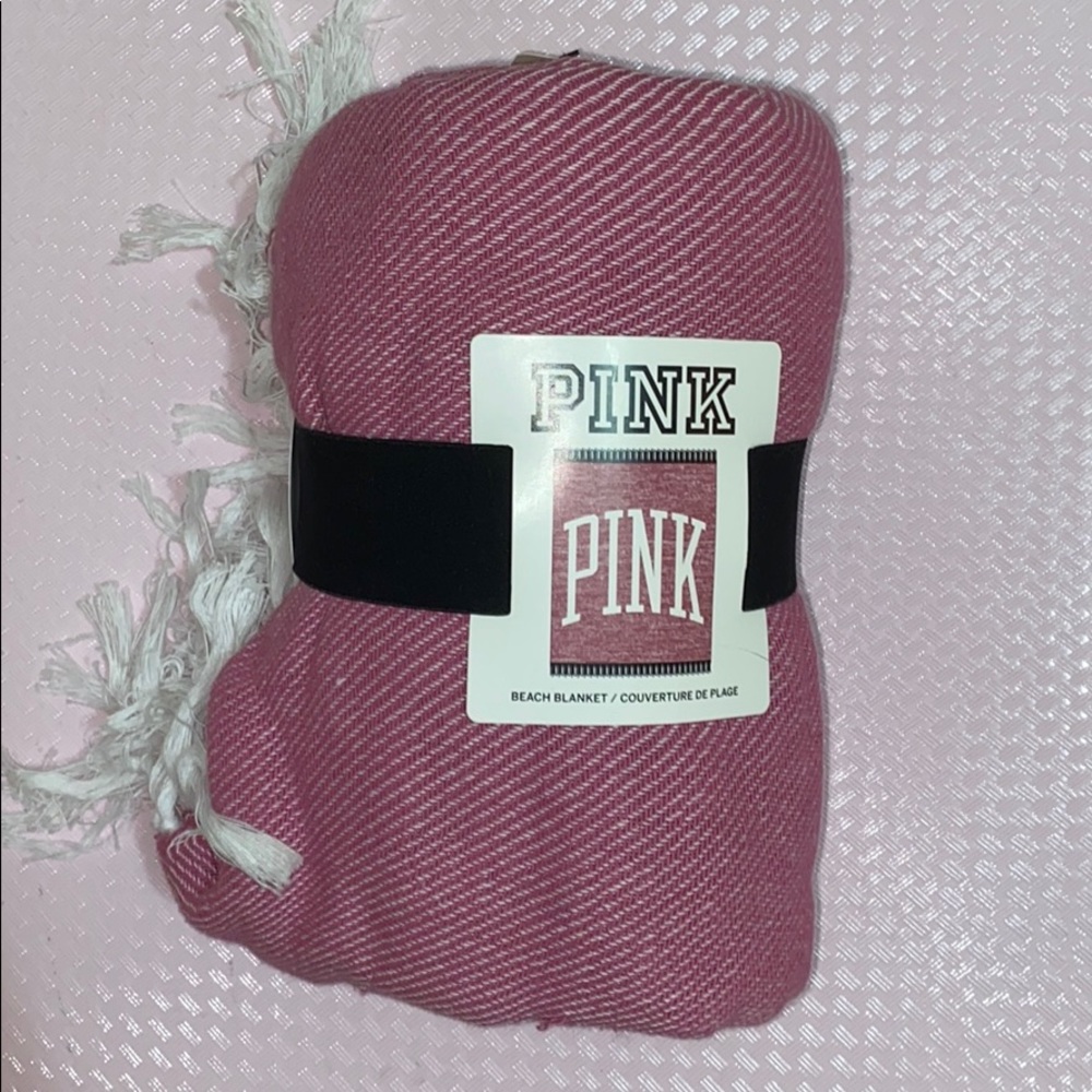Victoria’s Secret Pink beach blanket NWT